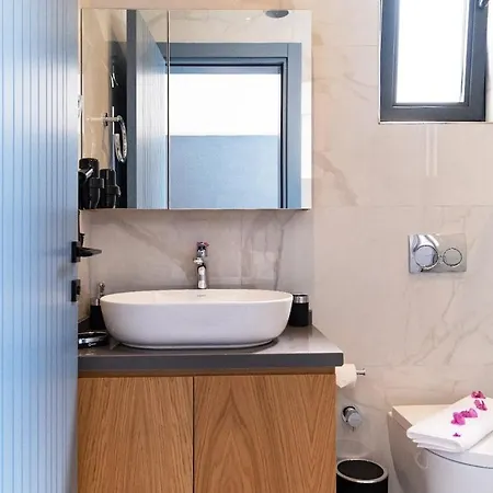 شقة Room With A Swimming Pool For Two