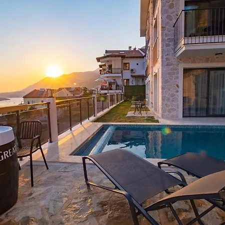 Room With A Swimming Pool For Two شقة