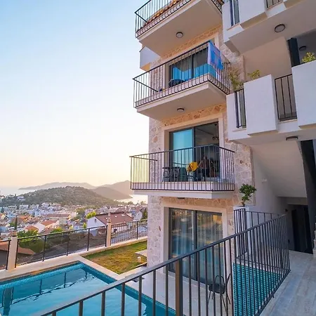Room With A Swimming Pool For Two *